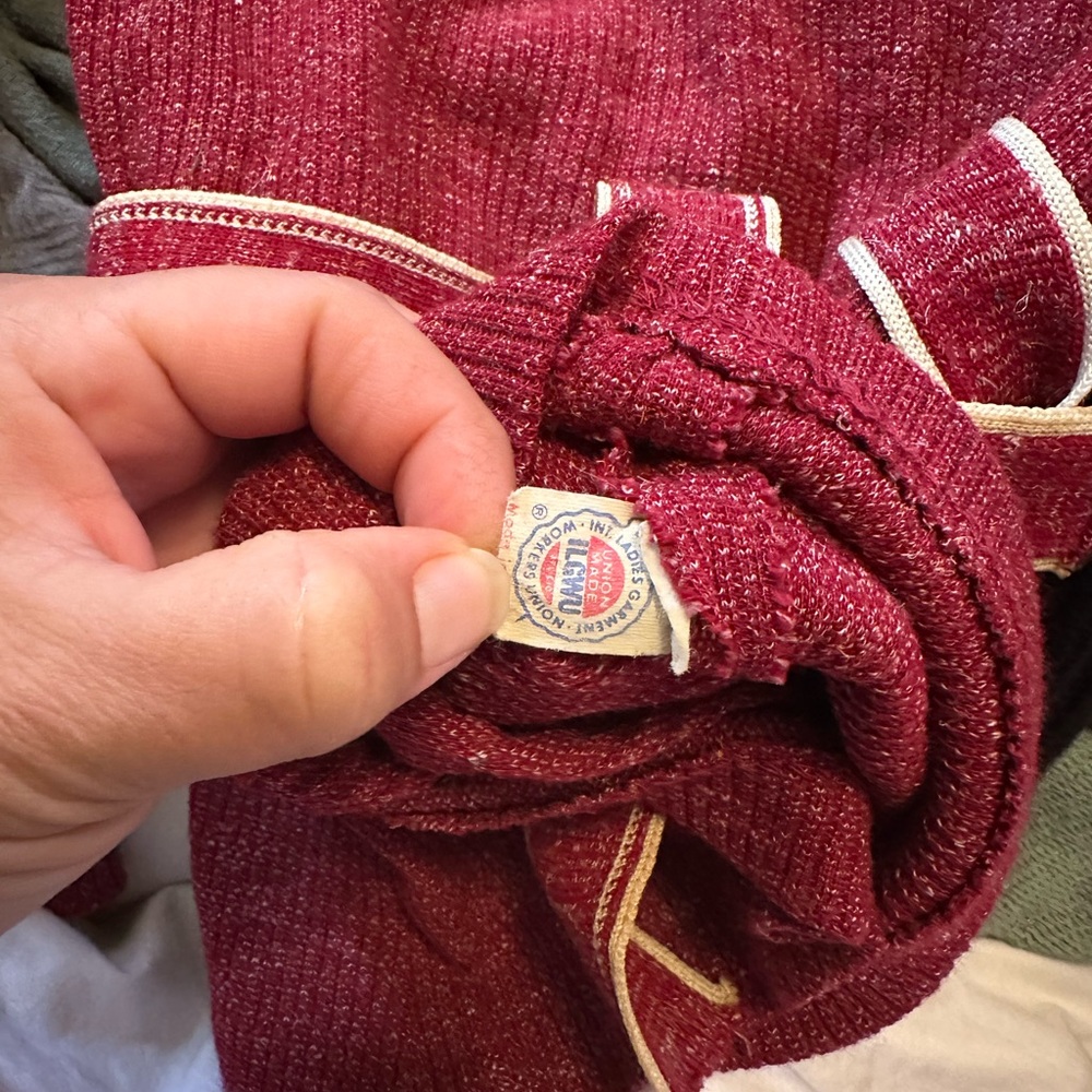 Vintage 1970s Red Knit Sweater with leaf Collar - Picture 4 of 10